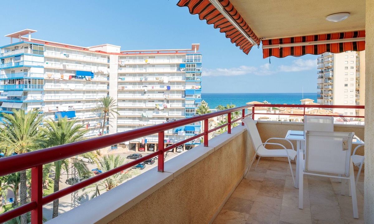 Coveta Fuma Apartment | Apartment 'Torre Mar Muchavista' with Sea View, Shared Pool and Wi-Fi
