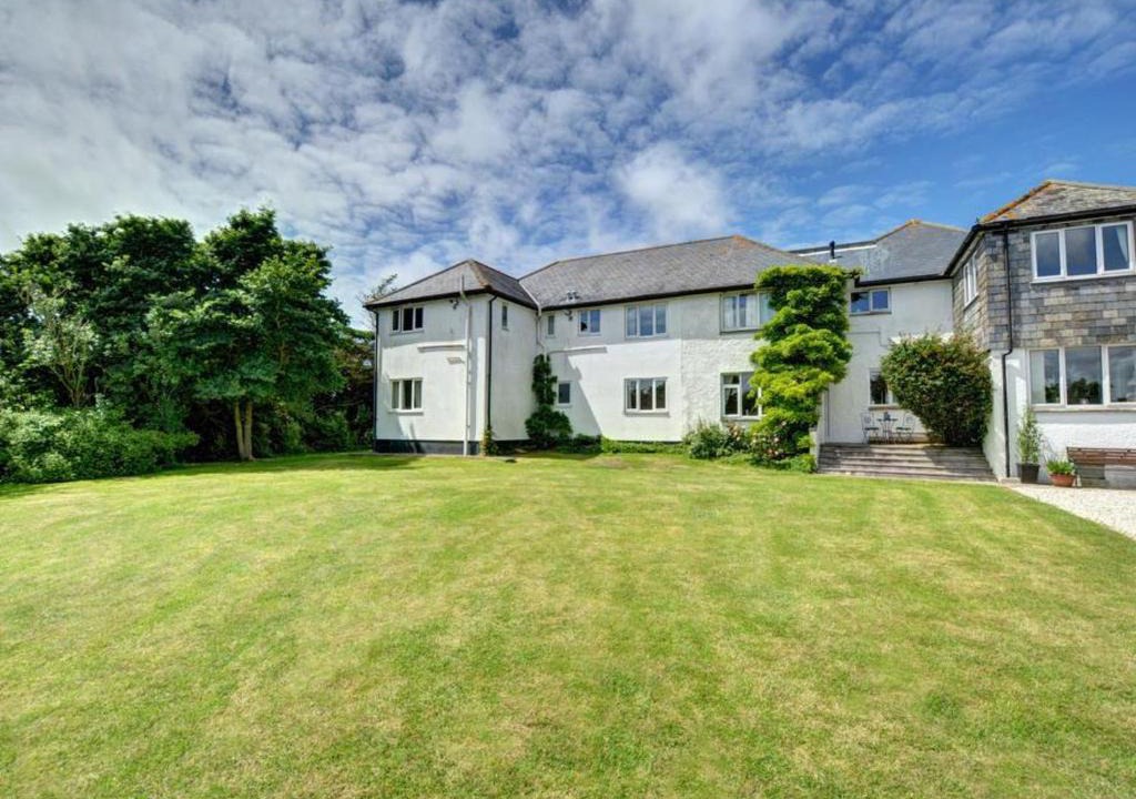 St Merryn Apartment | Apartment Treveglos