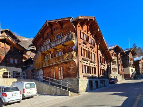Saint-Martin Apartment | Apartment Typische Wohnung Le Ver Luisant- Val d'Hérens by Interhome