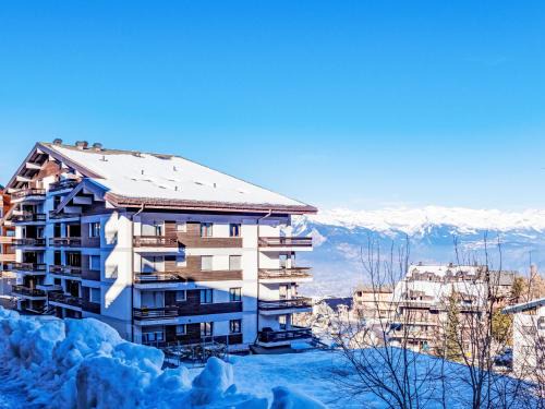 Saint-Pierre-de-Clages Apartment | Apartment Valaisia 34A by Interhome