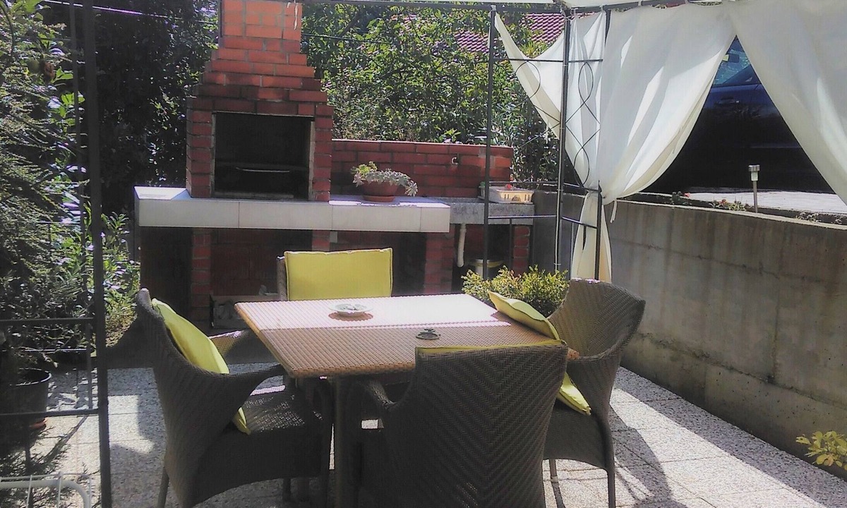 Pobri Apartment | Apartment Vesna, (14033), Opatija, hr