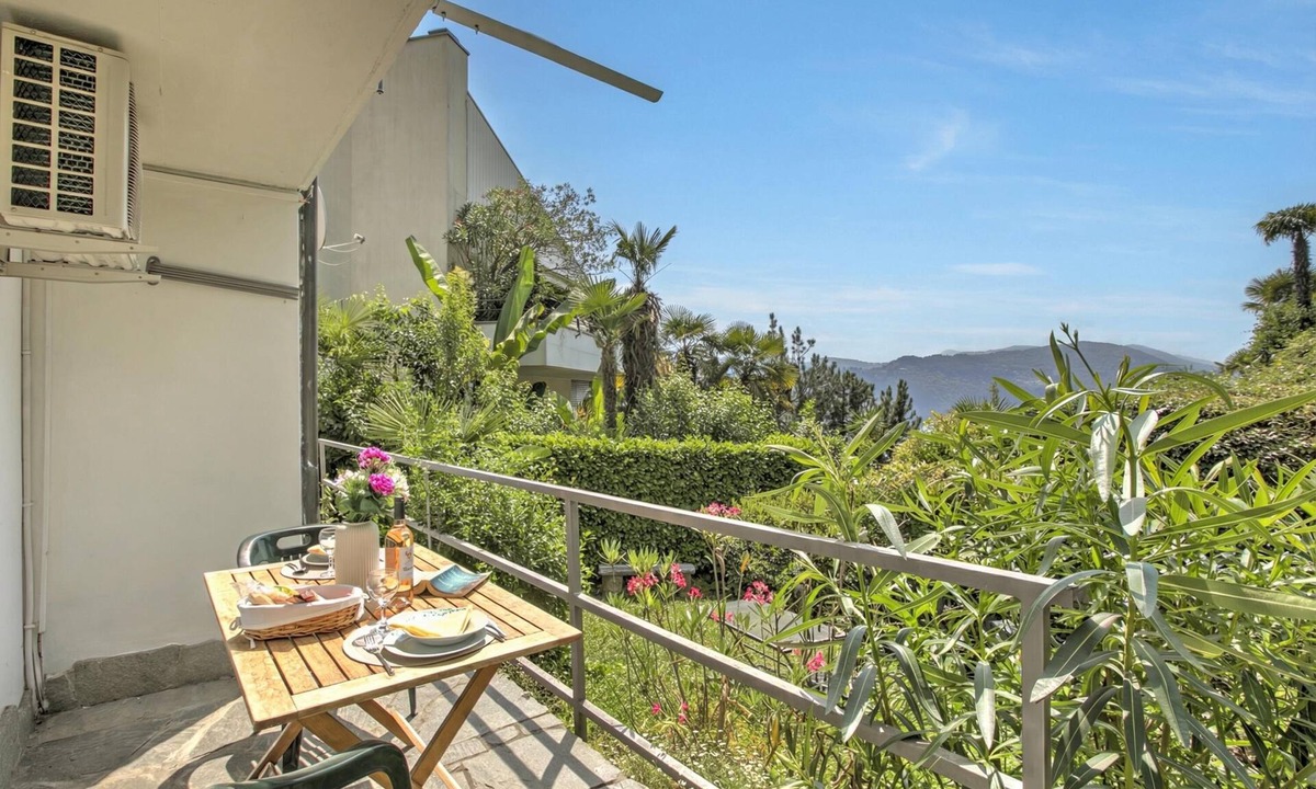 Agno Apartment | Apartment View And Pool, Agno, Switzerland