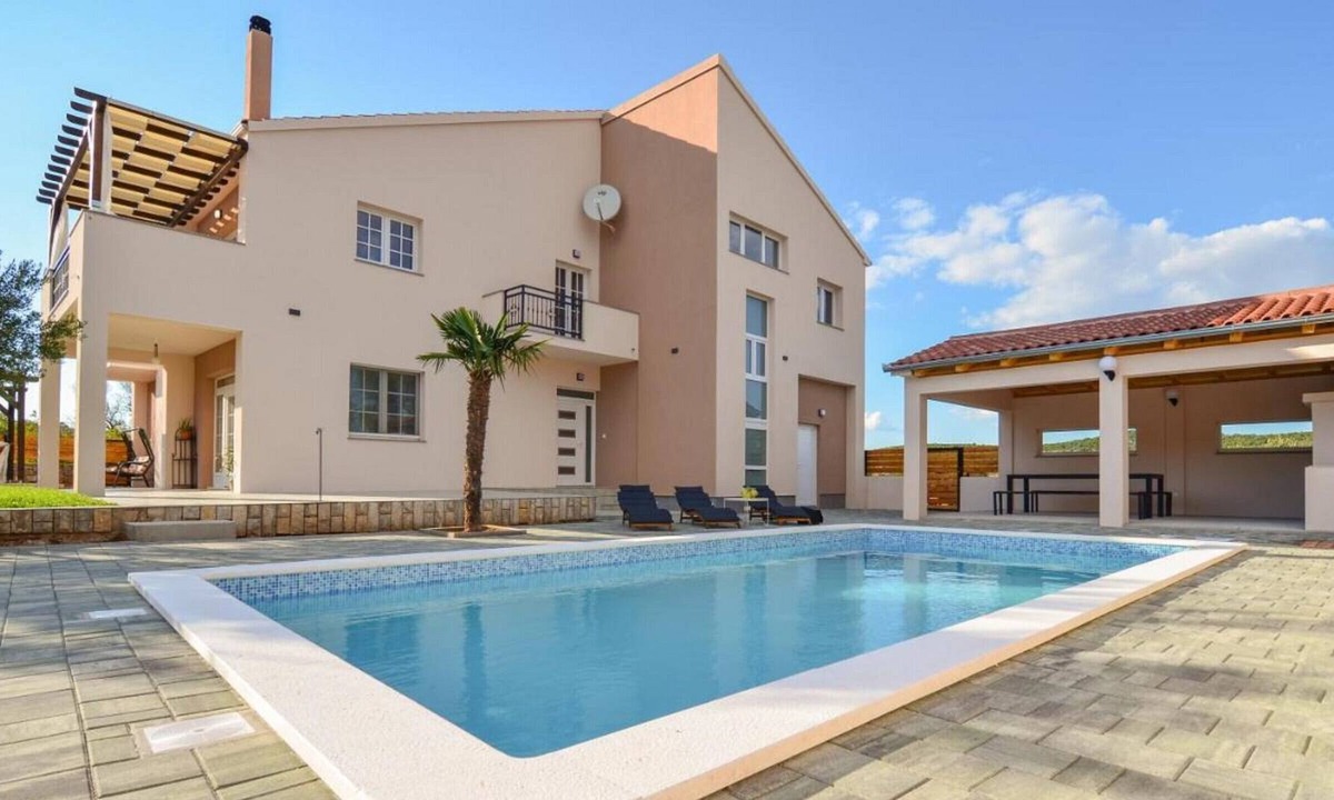 Pirovac Apartment | Apartment Villa Luana with private pool