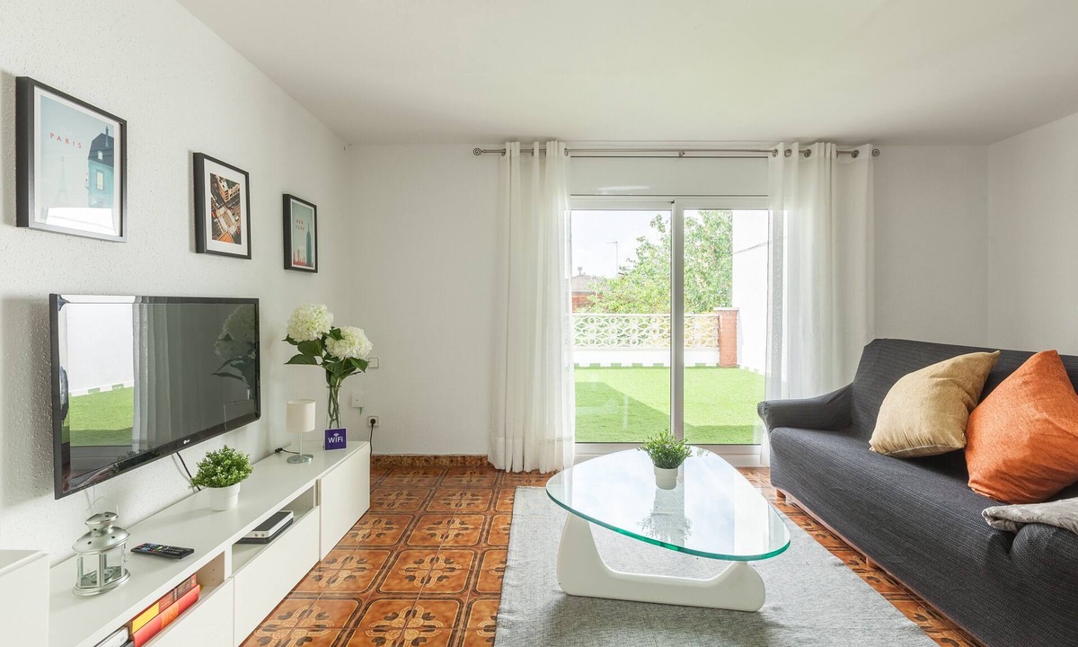 Rubi Apartment | Apartment Villa Mercedes with Terrace, Balcony & Wi-Fi