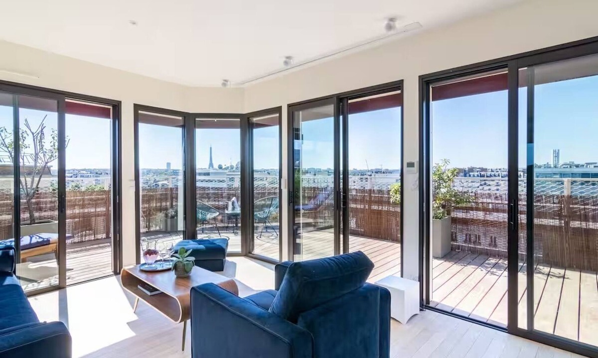 Neuilly-sur-Seine Apartment | Apartment with large terrace facing the Eiffel Tower. One of a kind!