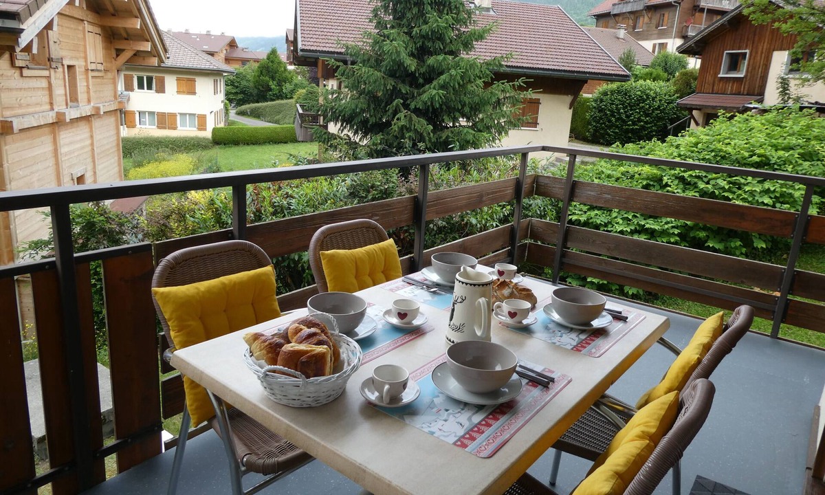 Saint-Jean-de-Sixt Apartment | Apartment with balcony, village centre.