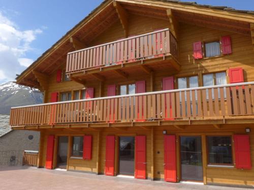 Graechen Apartment | Apartment Wiedersehn Dachgeschoss by Interhome