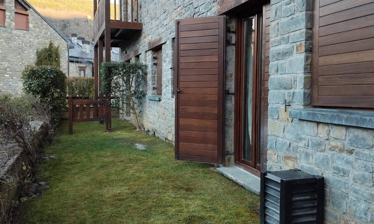 Castiello de Jaca Apartment | Apartment with Garden and Parking in Castiello de Jaca