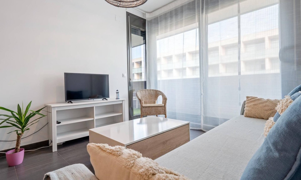 Roques Daurades Apartment | Apartment with pool and paddle tennis 100m beach