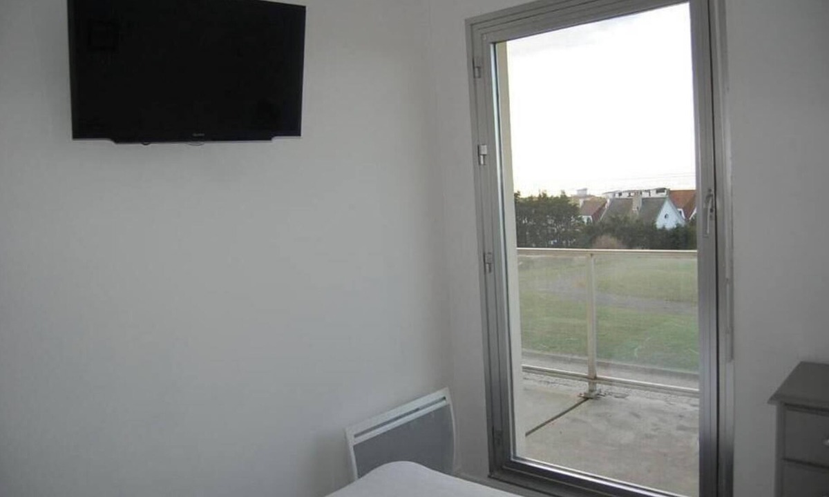 Port Apartment | Apartment with 180-degree sea view, Calais beach 200 meters away.