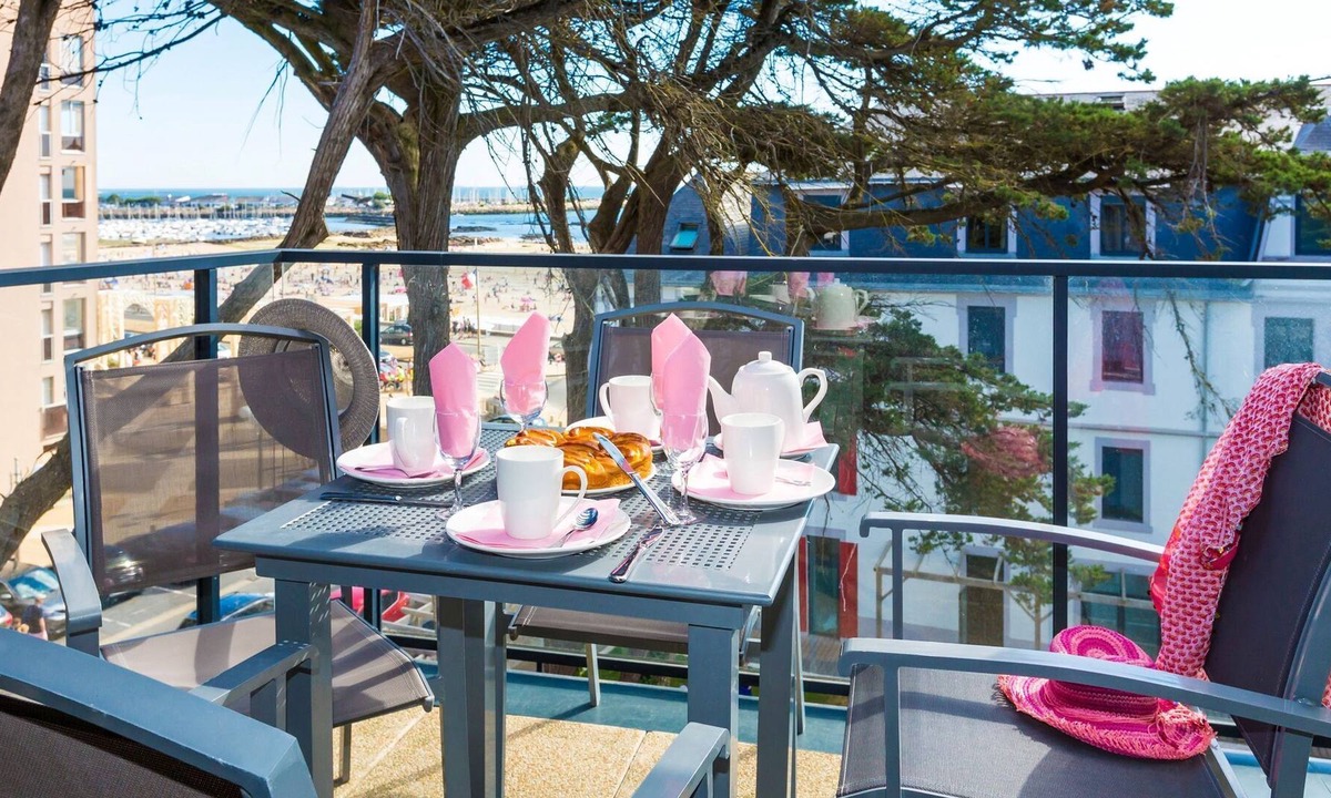 Pornichet Apartment | Apartment with balcony or terrace near beach