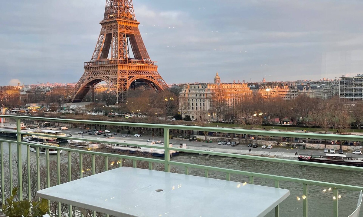 Passy Apartment | Apartment with balcony and incredible views of the Eiffel Tower and the Seine