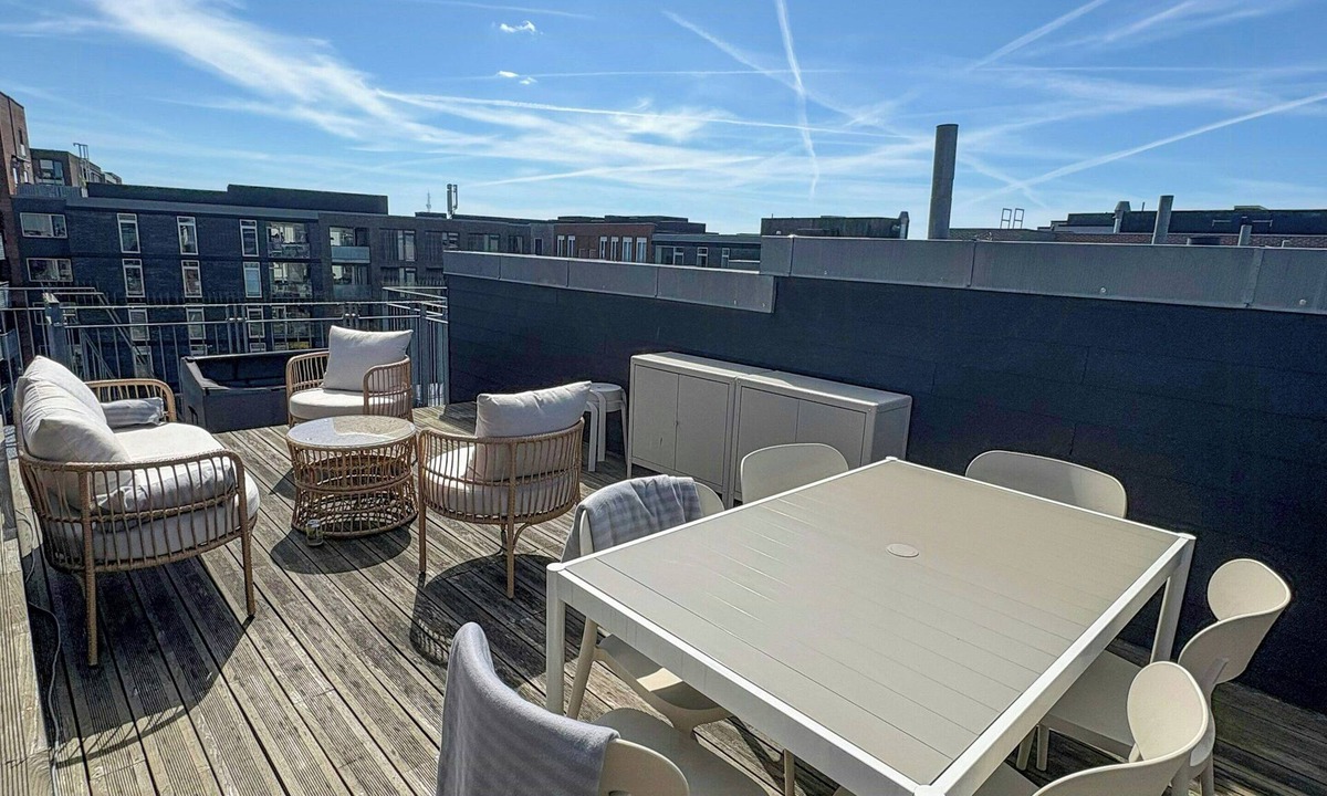 Sydhavnen Apartment | Apartment with design classics in Sydhavn