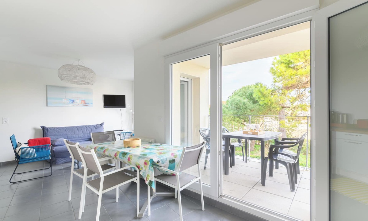 La Gueriniere Apartment | Apartment with direct beach access