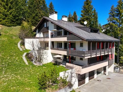 Valbella Apartment | Apartment with Fireplace & Mountain View