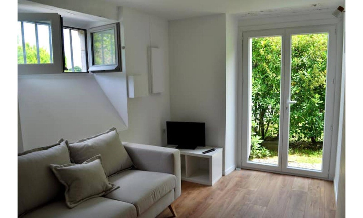 Ahetze Apartment | Apartment with garden