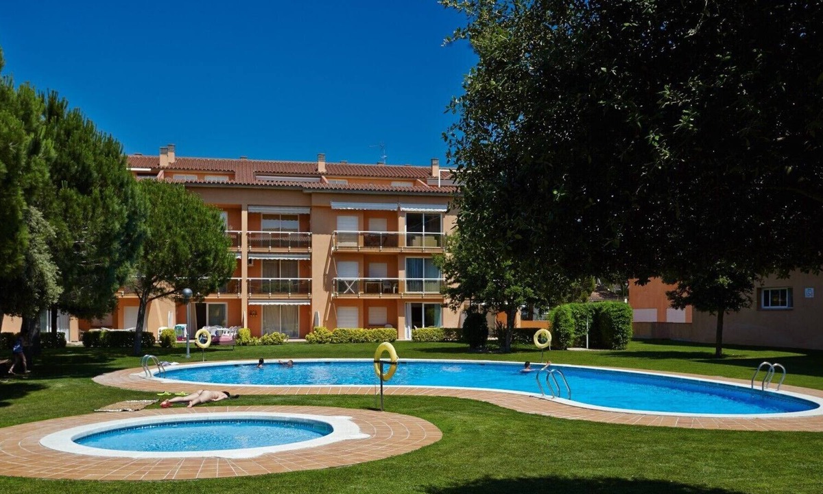 Pals Apartment | Apartment with garden & pool - 800 m Pals beach (SG2 2H AC 207)
