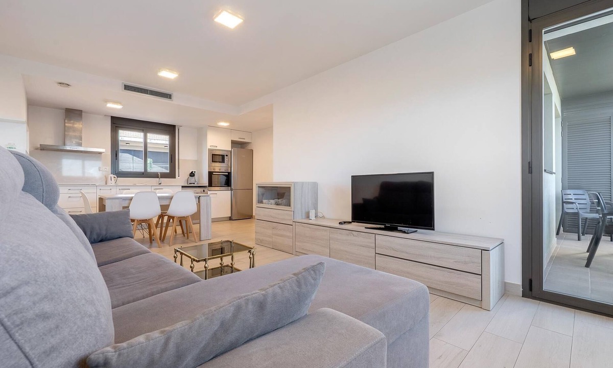 Torredembarra Apartment | Apartment with pool and parking 2min beach