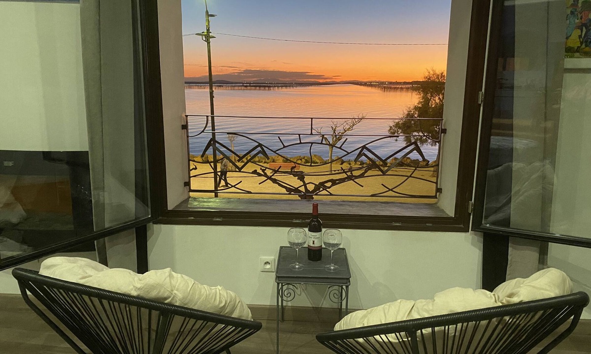Bouzigues Apartment | Apartment with panoramic view of the Etang de Thau