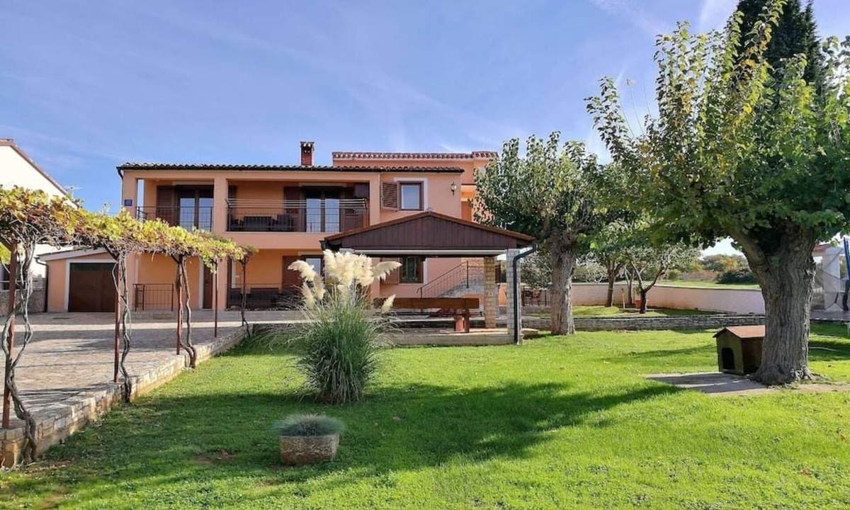 Gajana Apartment | Apartment with pool for 5 persons