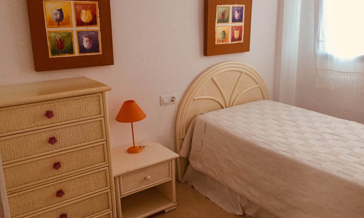 Daimuz Apartment | APARTMENT WITH SALINIZED SWIMMING POOL 100 M FROM THE SEA.
