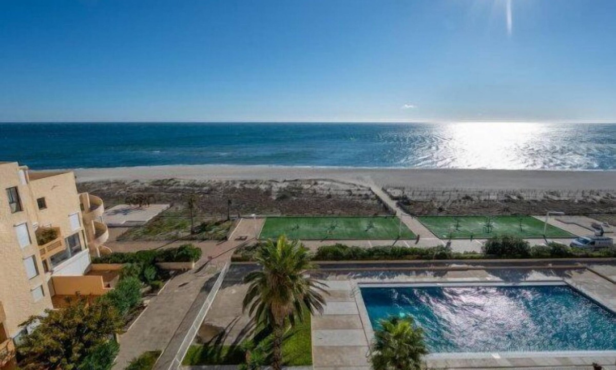 Le Barcares Apartment | Apartment with sea view, communal pool and private parking 6ARGO506