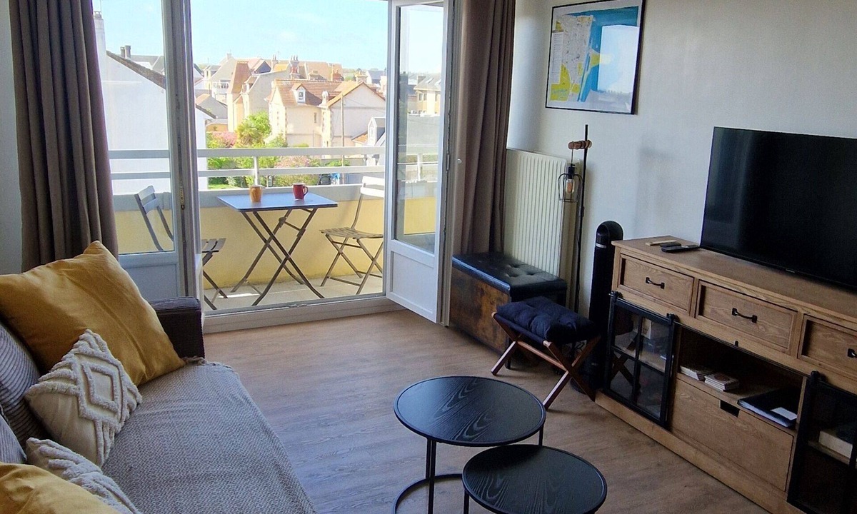 Ouistreham Apartment | Apartment with south-facing balcony - 200 m from the beach - Thalasso - Casino
