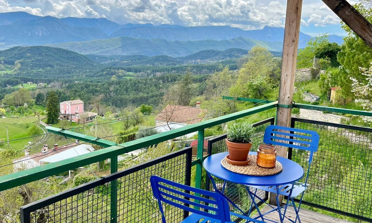 La Penne Apartment | Apartment with splendid panorama