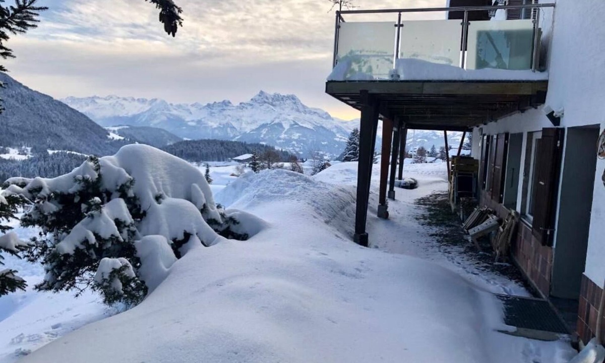 Leysin Apartment | Apartment with stunning view and garden.