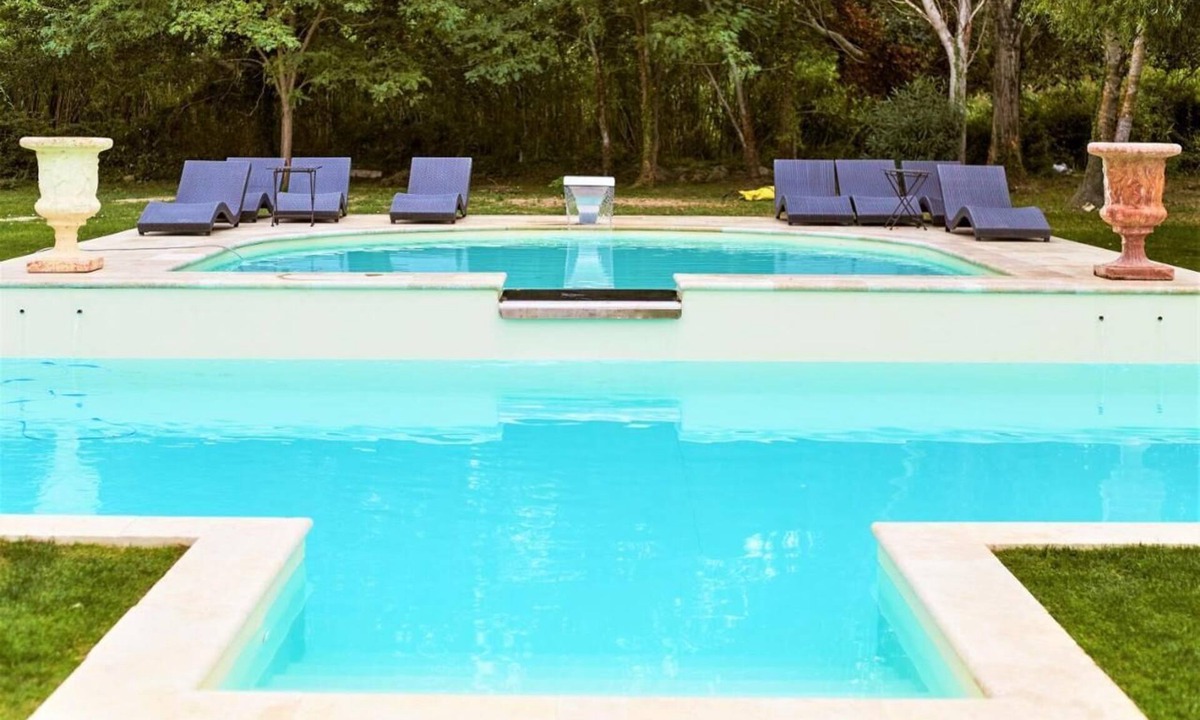 Saint-Gilles Apartment | Apartment with terrace and swimming pool in the heart of the Camargue
