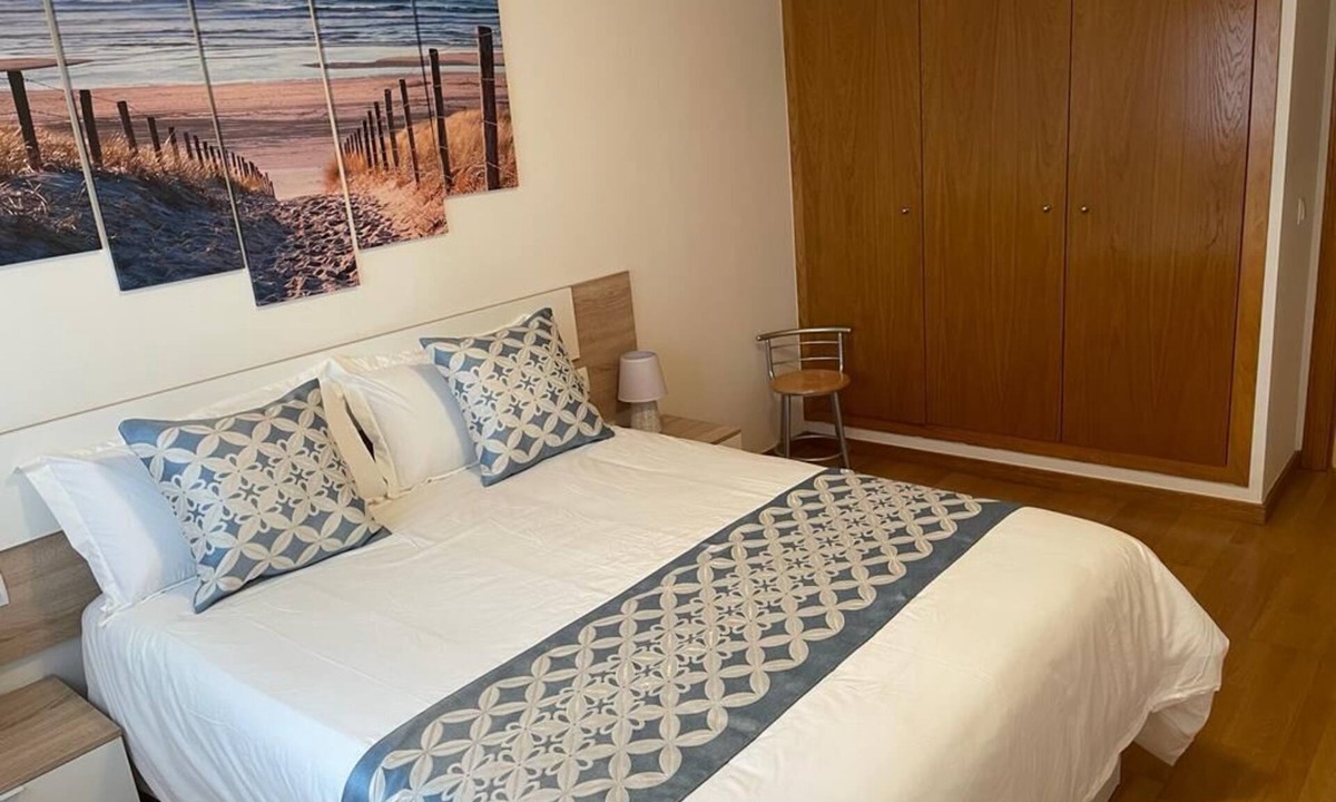 Cubelles Apartment | Apartment with terrace facing the sea and community pool