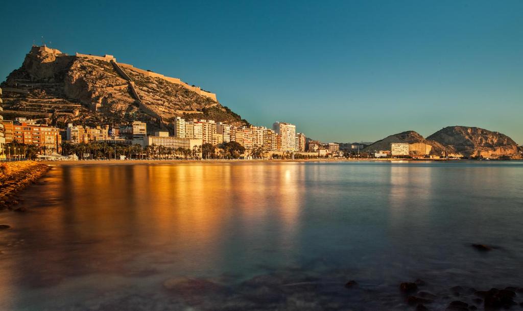 Raval Roig Apartment | Apartment with Terrace and Sea View