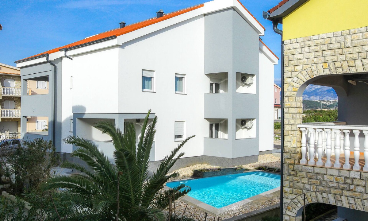 Zrce Apartment | Apartment with Terrace and Free WiFi