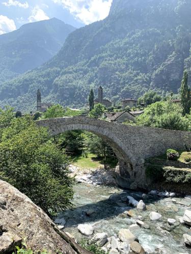 Giornico Apartment | Apartment with terrace, paradise for hikers
