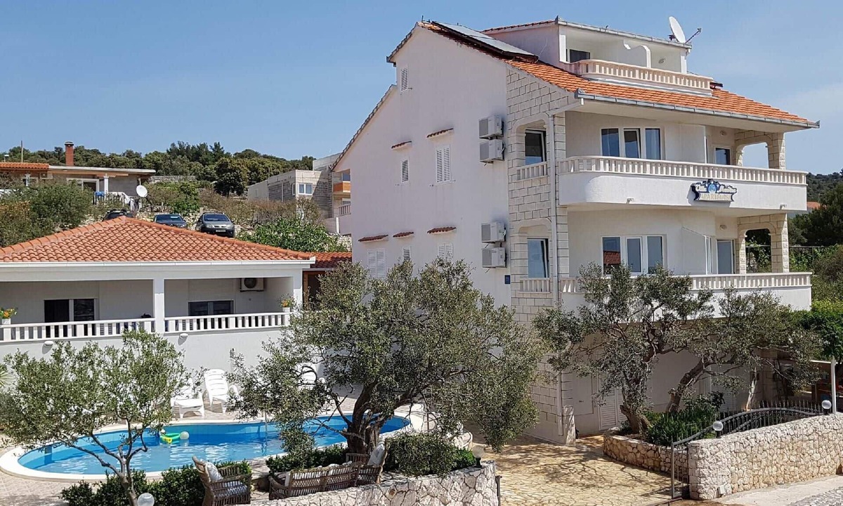 Sevid Apartment | Apartment with view of the water