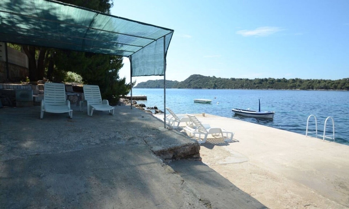 Blato Apartment | Apartment Zak - 30m from beach; A2(2+2) Mia - Cove Karbuni (Blato), Island Korcula, Croatia