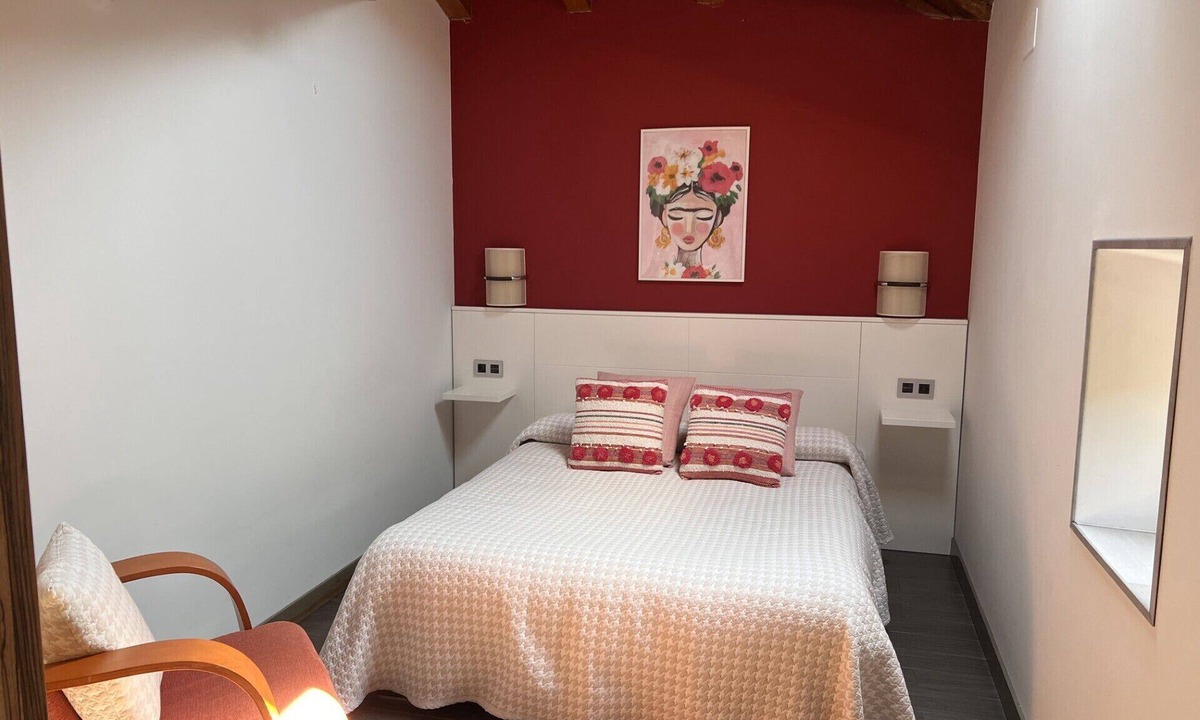 Ituren Apartment | Apartment 'Zaldiko' with Mountain View, Wi-Fi and Air Conditioning