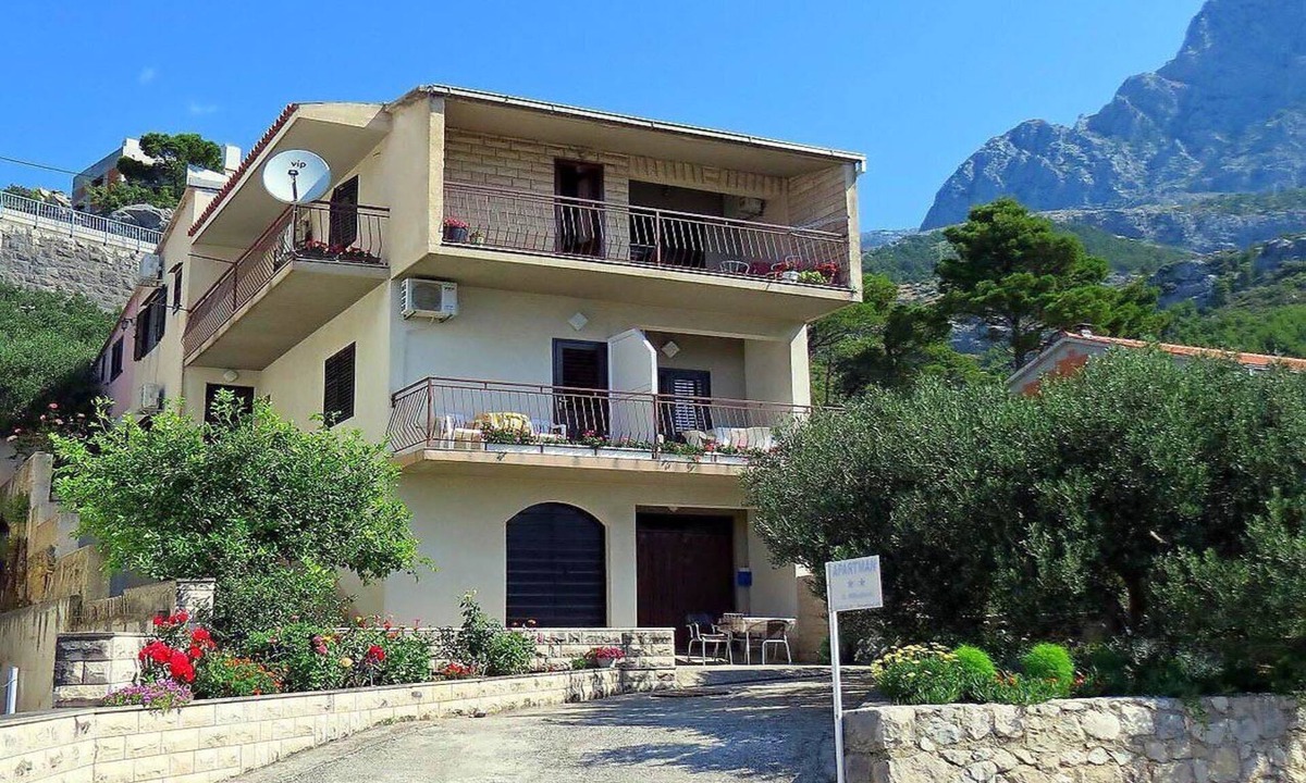 Krvavica Apartment | Apartment Zdenko, (11037), Baška Voda, hr