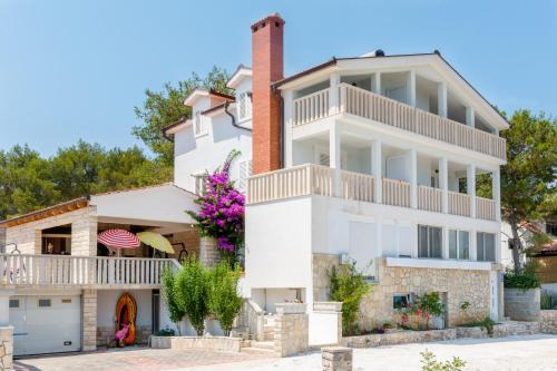 Cove Osibova (Milna) Apartment | Apartments Šimić