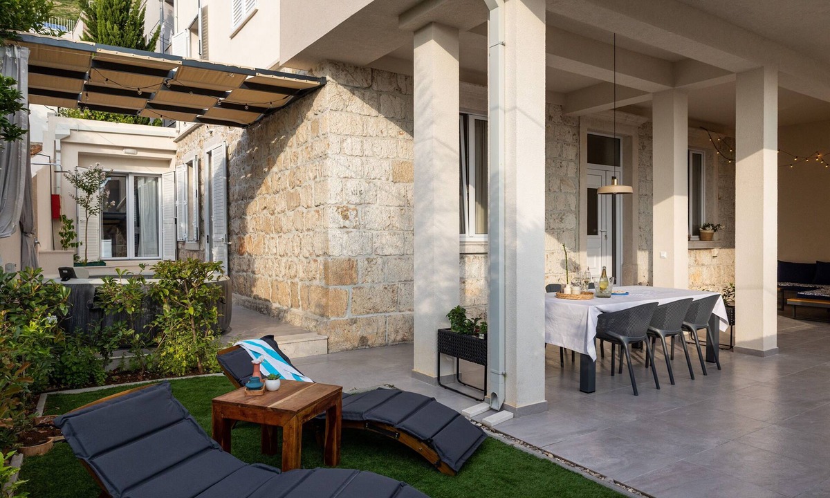 Gruz Apartment | Apartments aMare - Three Bedroom Apartment with Terrace and Jacuzzi