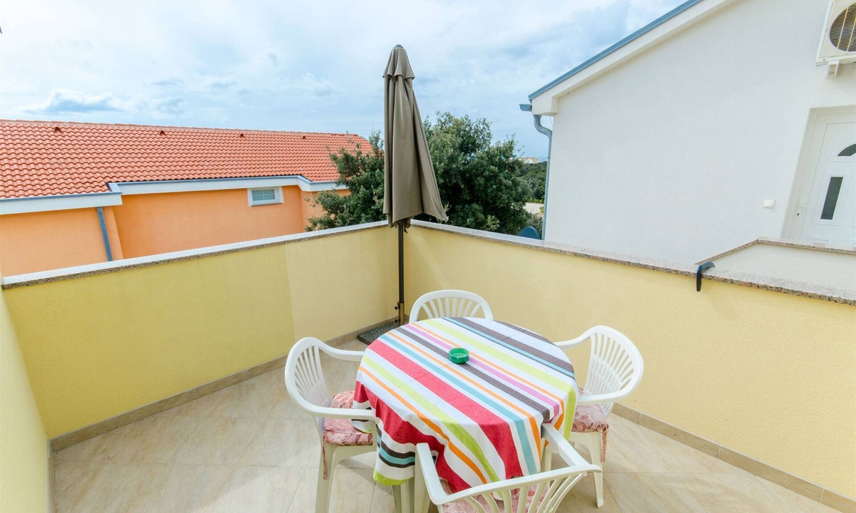 Kolan Apartment | Apartments Andrea (58313-A2) - Mandre - island Pag