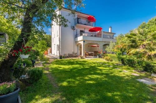 Sveti Vid Dobrinjski Apartment | Apartments Ana