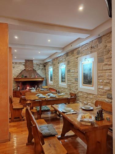 Turanj Hotel | Apartments and pansion M&R