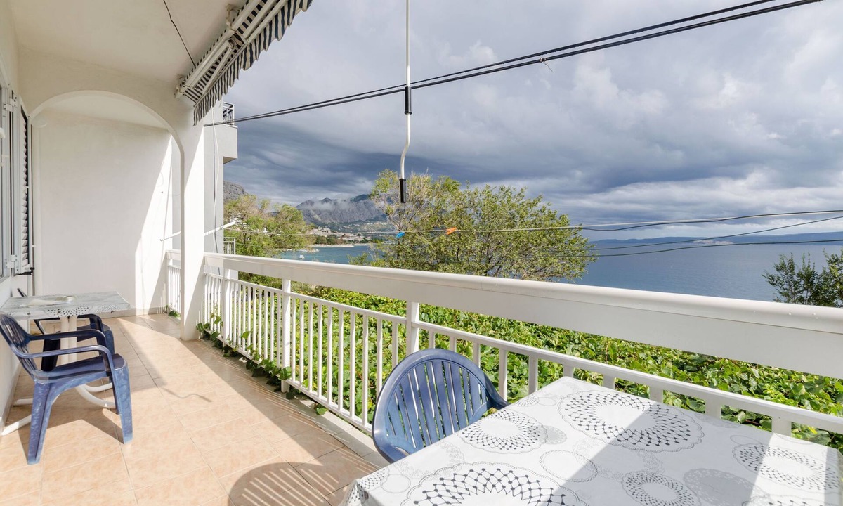 Dugi Rat Apartment | Apartments Anka 50m from the beach (31461-A3) - Duce