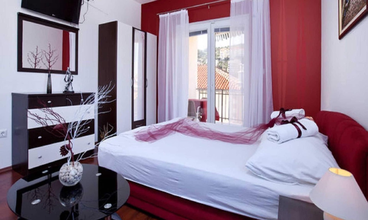 Montovjerna Apartment | Apartments Aura - Comfort Studio Apartment 4 with shared swimming pool