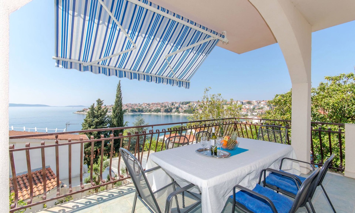 Okrug Gornji Apartment | Apartments Bee Maja (30881-A1) - Okrug Gornji (Ciovo)