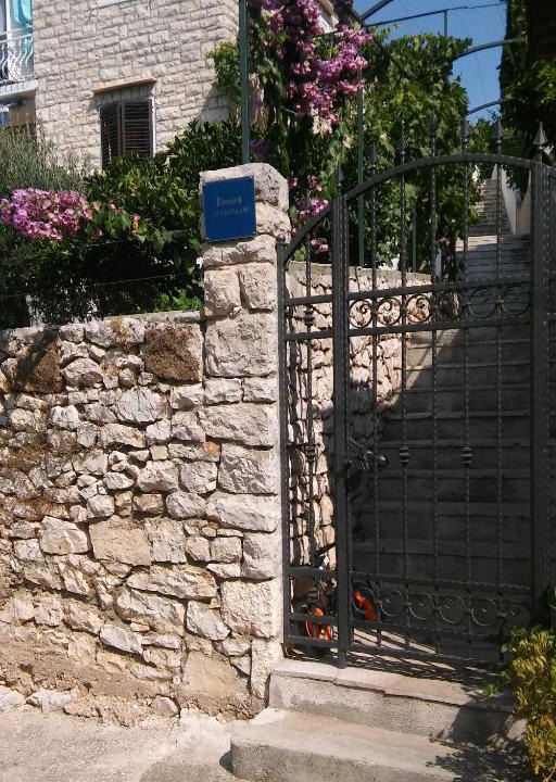 Milna (Brac) Apartment | Apartments by the sea Milna, Brac - 735