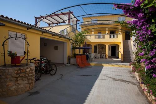 Poljana Apartment | Apartments by the sea Poljana, Ugljan - 8523
