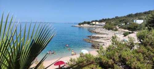 Primosten Burnji Apartment | Apartments Galeb
