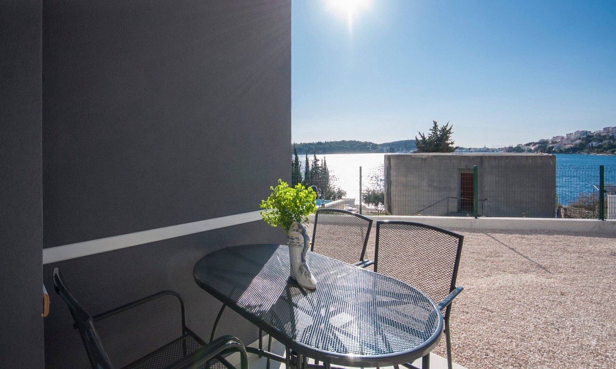 Dvornica Apartment | Apartments Happy Holiday